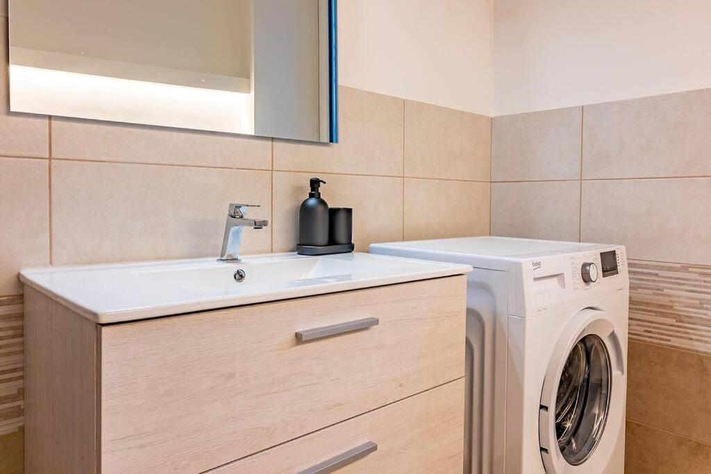 Guest Planet - Cozy Housing Porta Romana M3 Mailand Exterior foto
