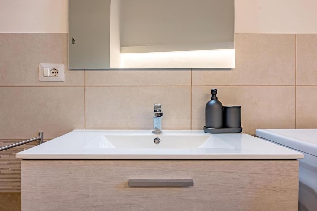 Guest Planet - Cozy Housing Porta Romana M3 Mailand Exterior foto